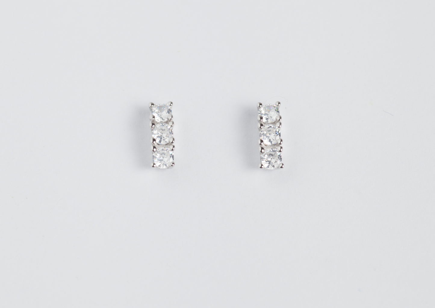 TRILOGY Orecchini in argento 925 rodiato e zirconi 3 mm