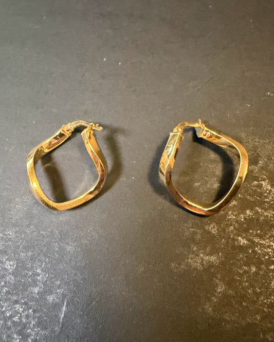 Hyperloop Square Sharp